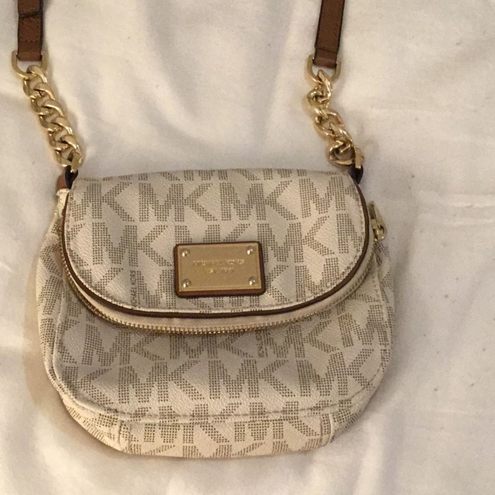 Michael kors cross body